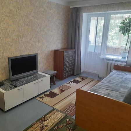 Квартира Біля Парку На Княгині Ольги 13 Apartment รีฟเน ภายนอก รูปภาพ